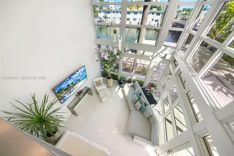 39 Shore Dr