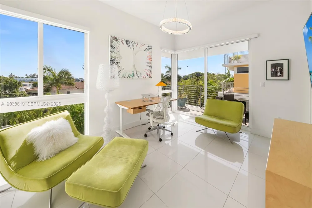 39 Shore Dr Miami Beach, FL 33141