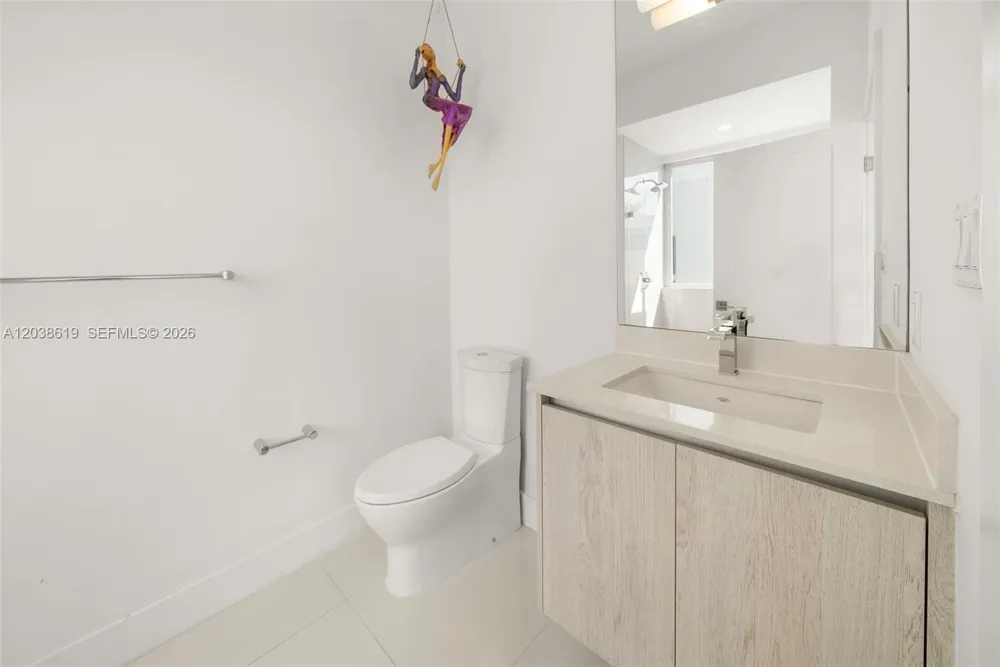 39 Shore Dr Miami Beach, FL 33141