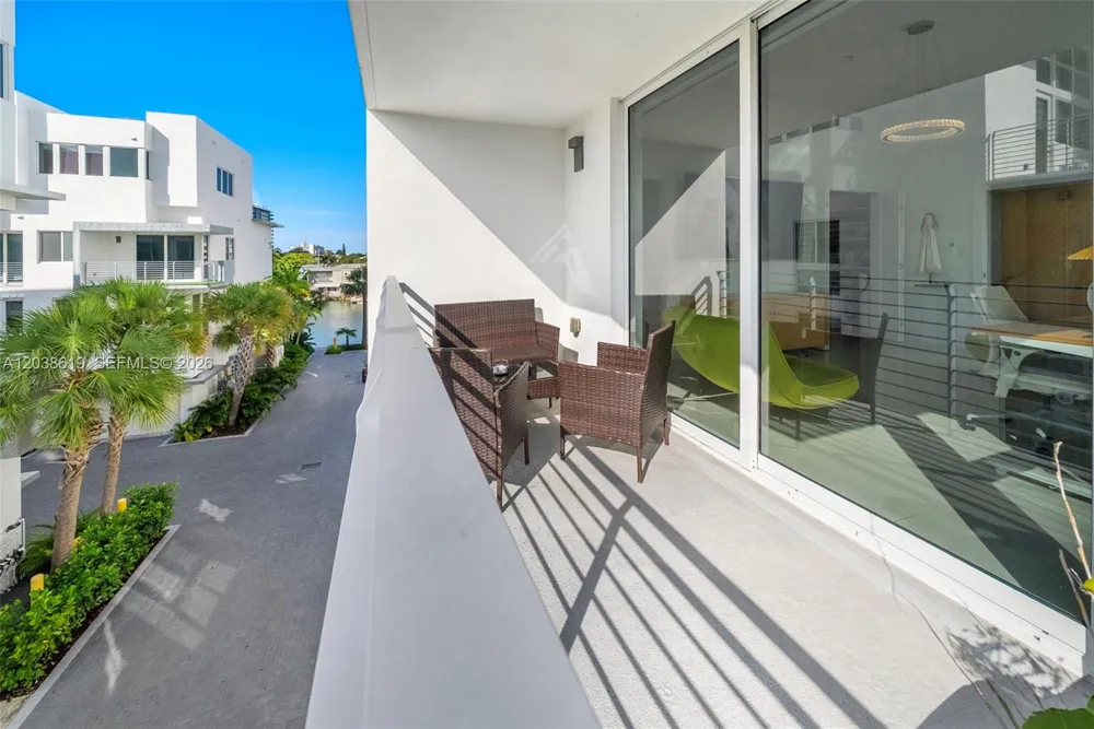 39 Shore Dr Miami Beach, FL 33141