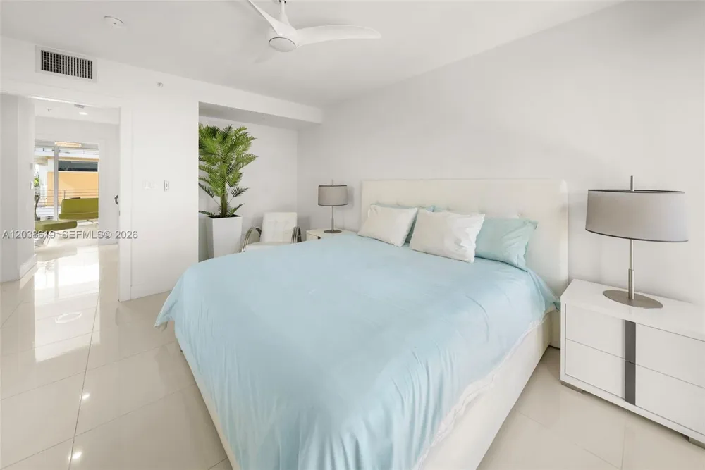 39 Shore Dr Miami Beach, FL 33141