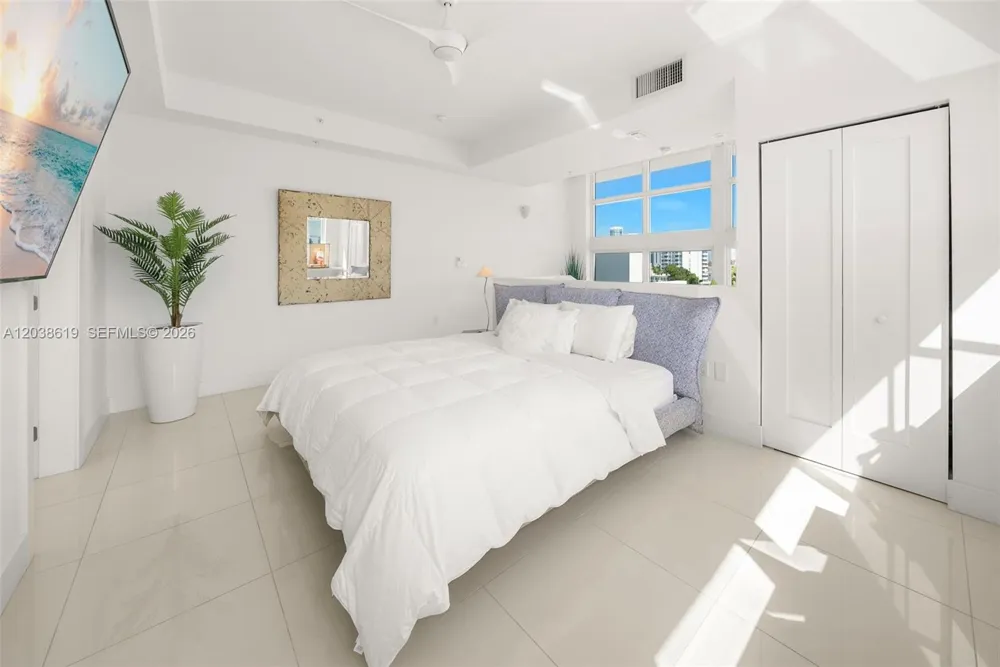 39 Shore Dr Miami Beach, FL 33141