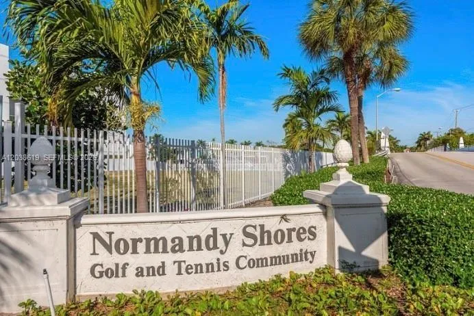 39 Shore Dr Miami Beach, FL 33141