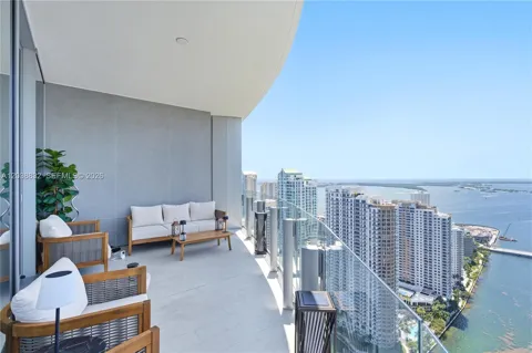 300 Biscayne Boulevard Way #4007W