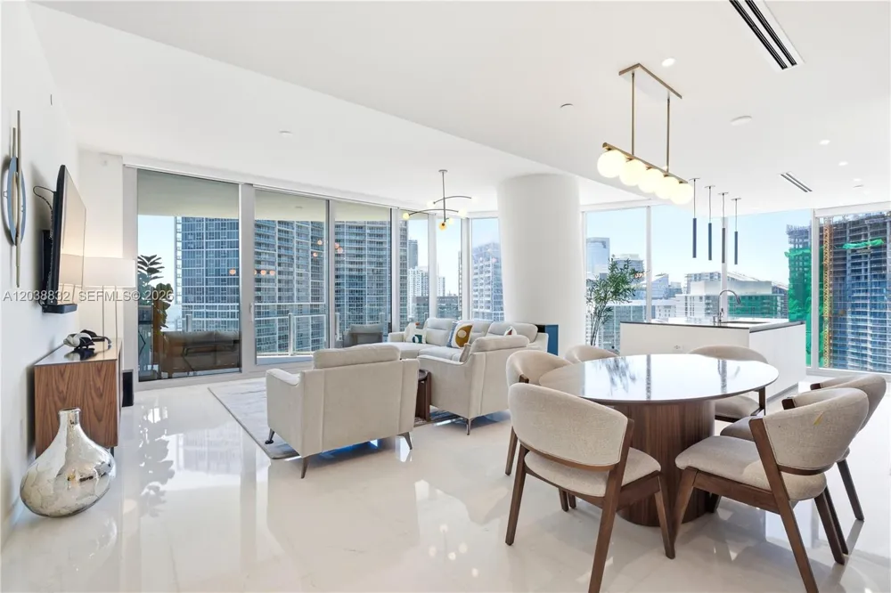 300 Biscayne Boulevard Way #4007W Miami, FL 33131