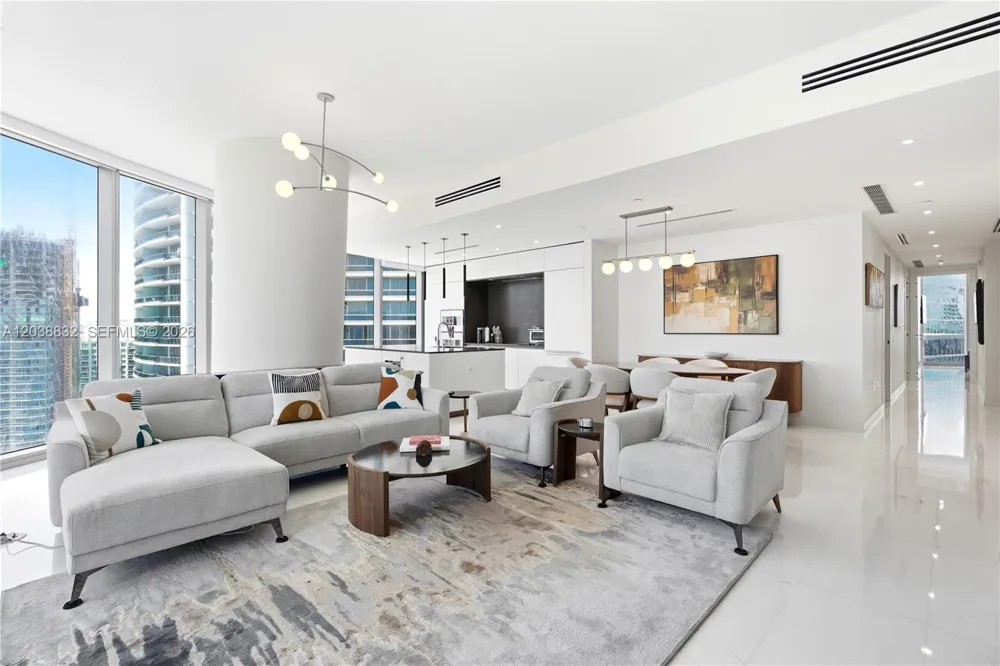 300 Biscayne Boulevard Way #4007W Miami, FL 33131
