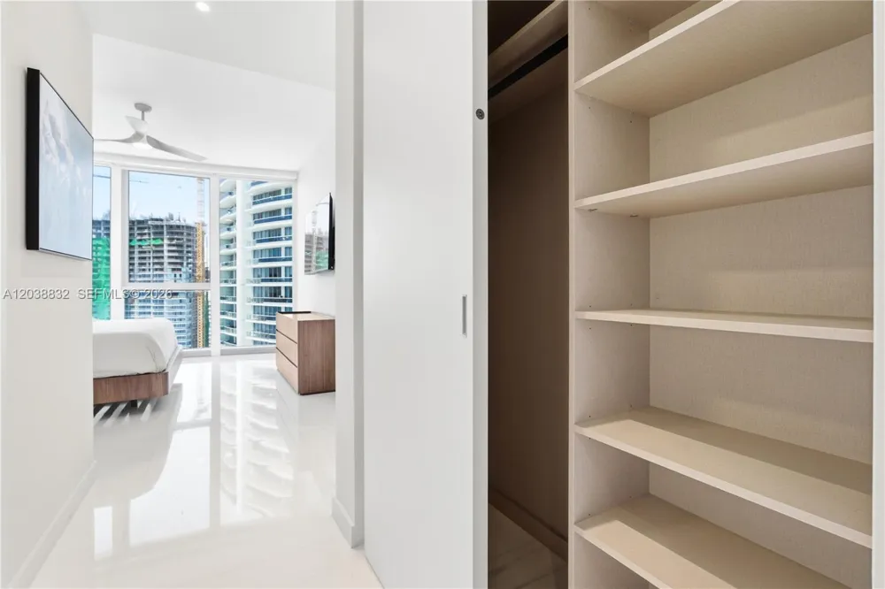 300 Biscayne Boulevard Way #4007W Miami, FL 33131