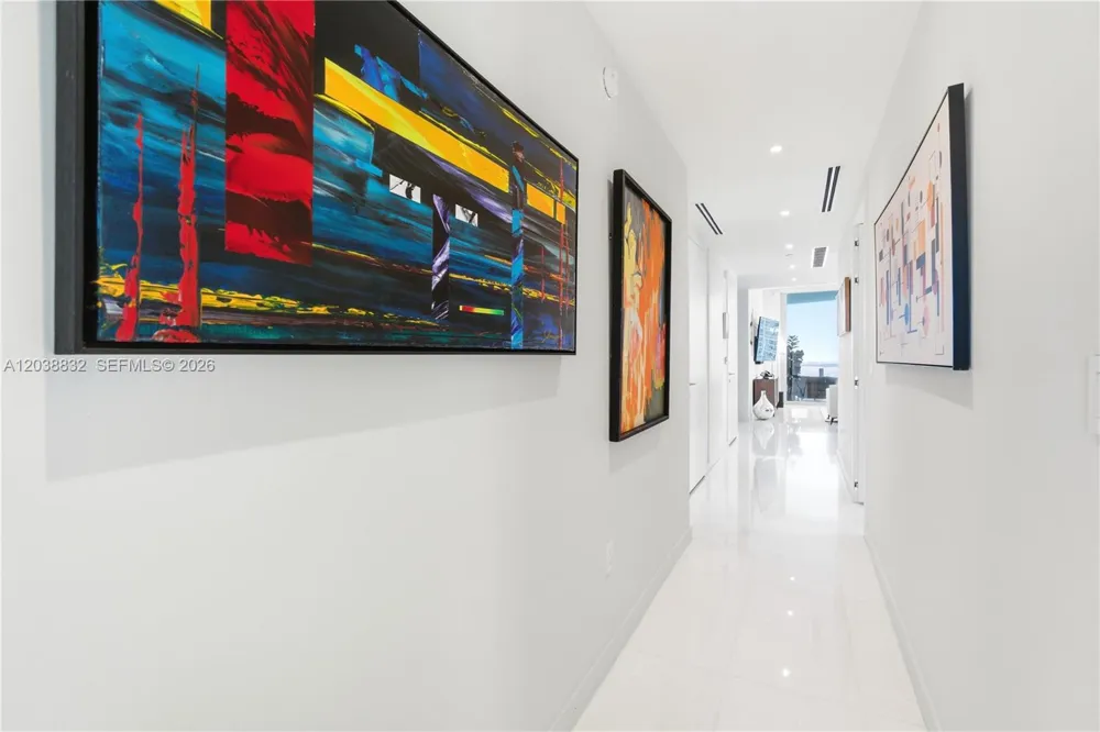 300 Biscayne Boulevard Way #4007W Miami, FL 33131