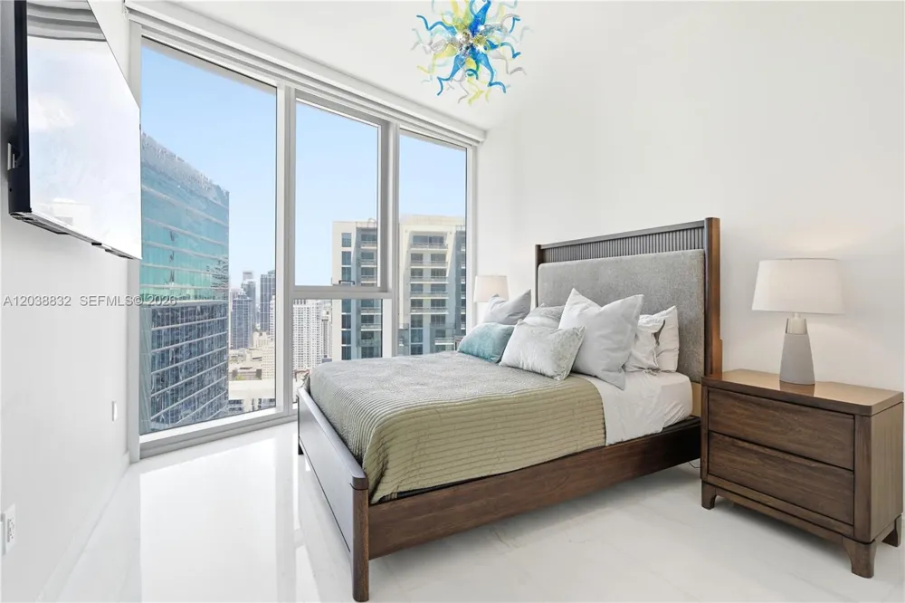300 Biscayne Boulevard Way #4007W Miami, FL 33131