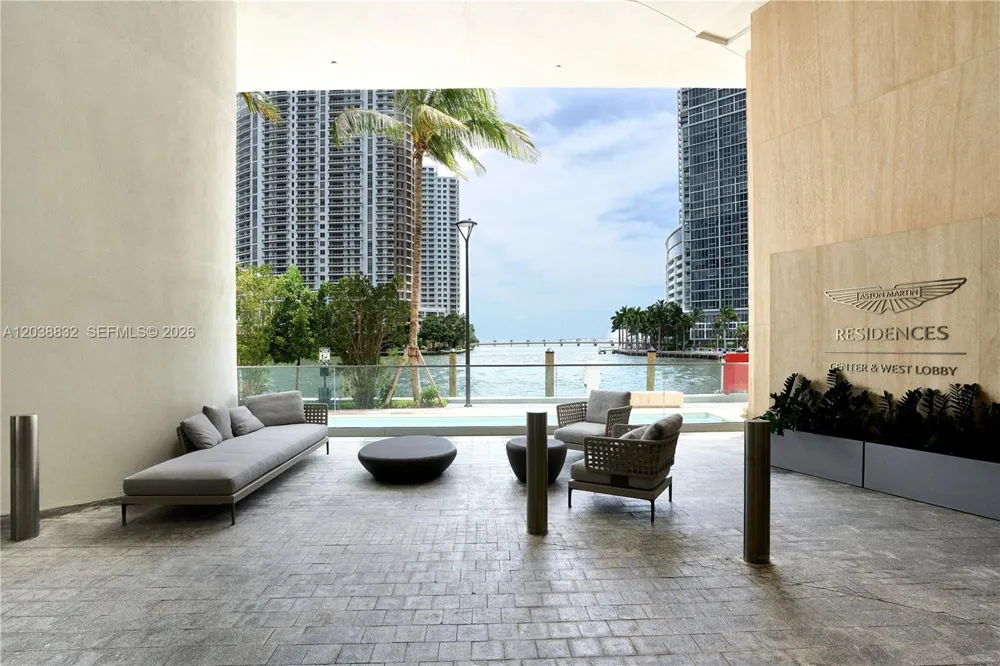 300 Biscayne Boulevard Way #4007W Miami, FL 33131