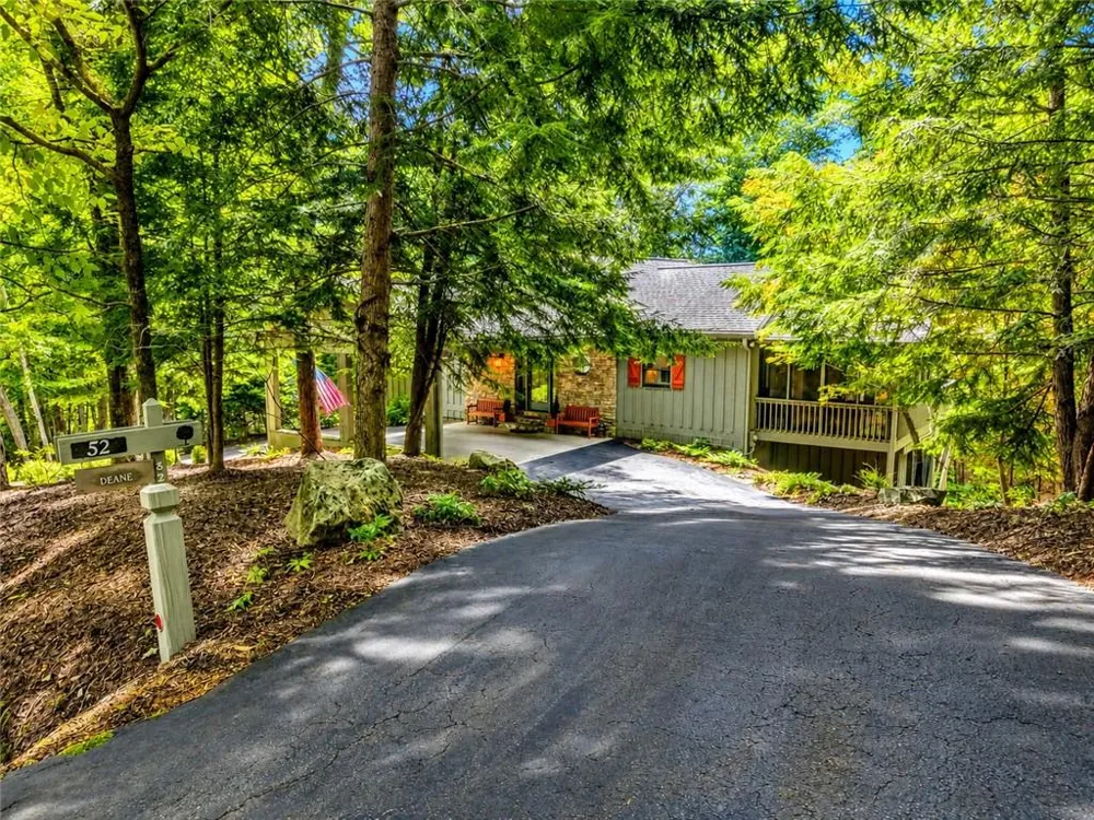 52 Swallow Point Big Canoe, GA 30143