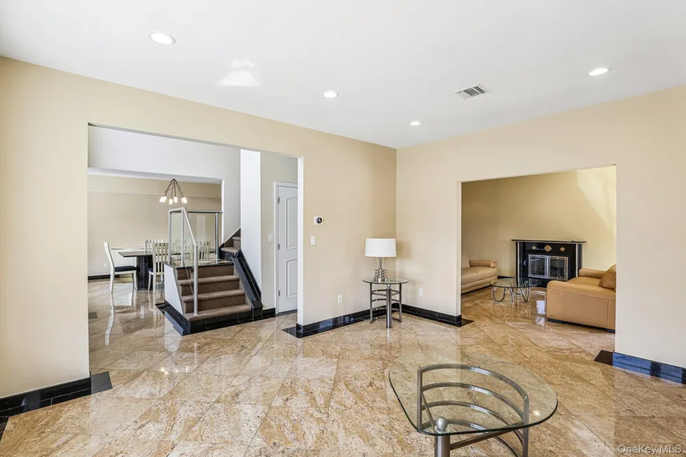 1218 Centre Street Hewlett, NY 11557