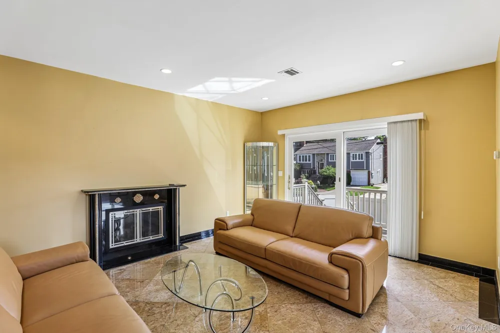 1218 Centre Street Hewlett, NY 11557