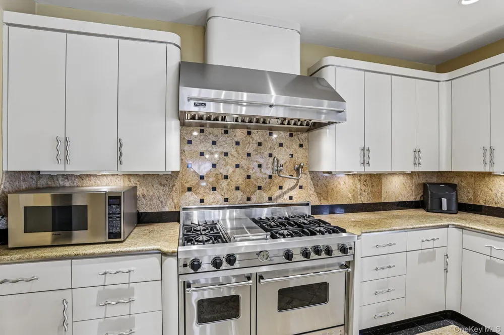 1218 Centre Street Hewlett, NY 11557