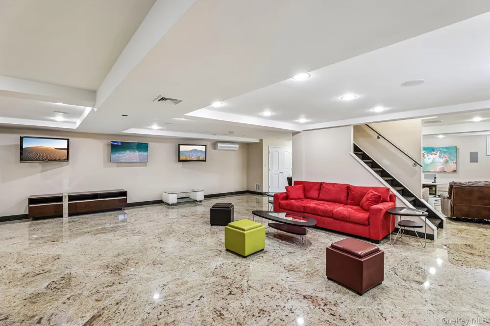 1218 Centre Street Hewlett, NY 11557