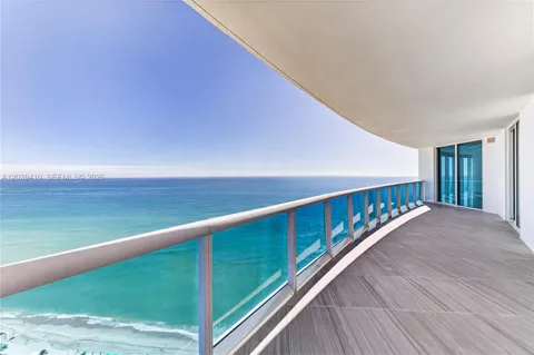 2711 S OCEAN DR #3102