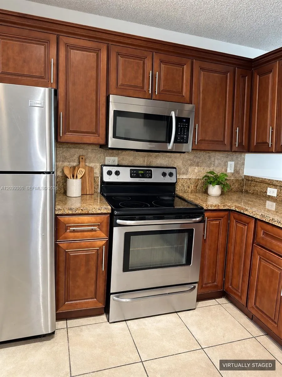 9953 NW Nob Hill Pl #9953 Sunrise, FL 33351
