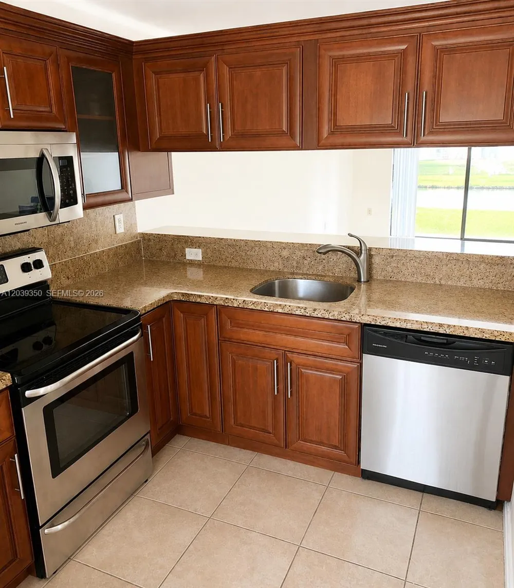 9953 NW Nob Hill Pl #9953 Sunrise, FL 33351