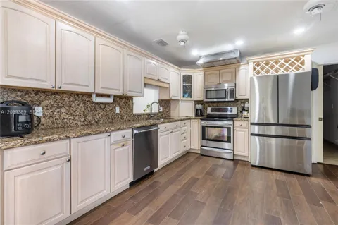 19323 Carolina Cir