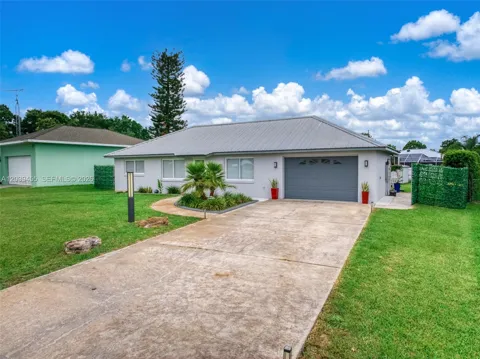 4224 Lake Vista