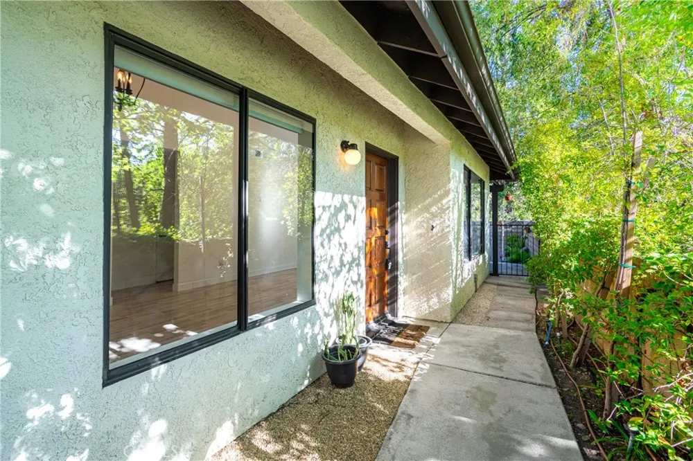 9138 Tujunga Canyon Tujunga, CA 91042