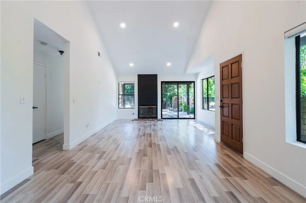 9138 Tujunga Canyon Tujunga, CA 91042