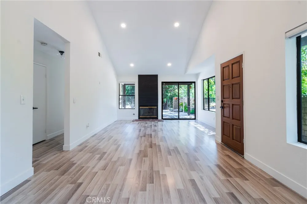 9138 Tujunga Canyon Tujunga, CA 91042