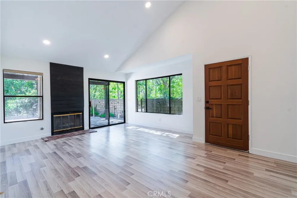 9138 Tujunga Canyon Tujunga, CA 91042