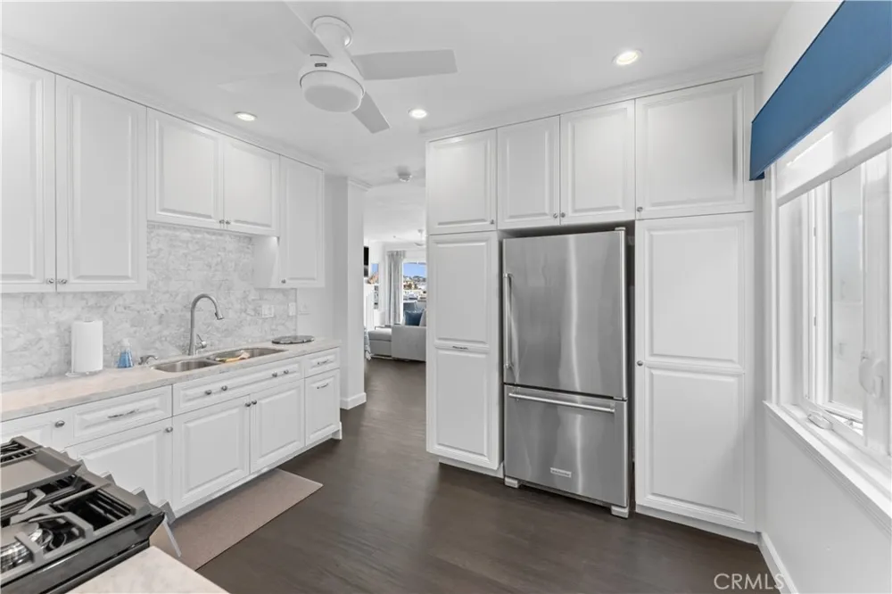 215 E Edgewater Newport Beach, CA 92661