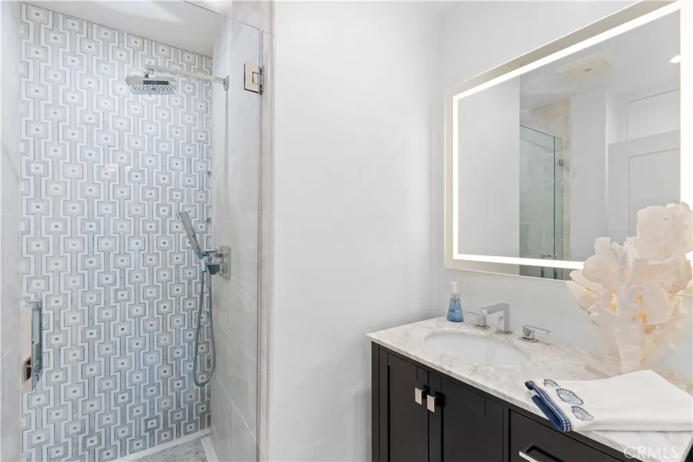 215 E Edgewater Newport Beach, CA 92661