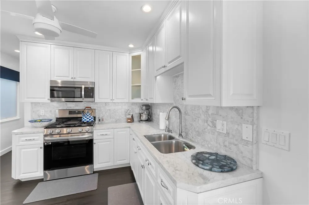 215 E Edgewater Newport Beach, CA 92661