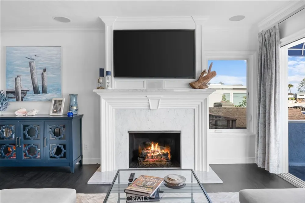 215 E Edgewater Newport Beach, CA 92661