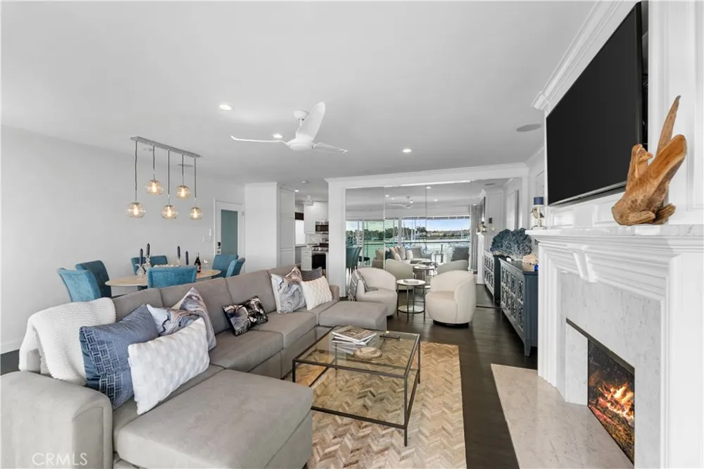 215 E Edgewater Newport Beach, CA 92661