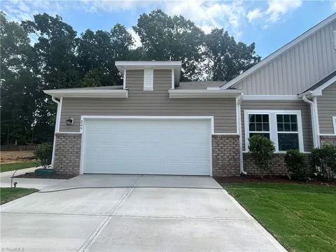 826 Hanford Landing Drive