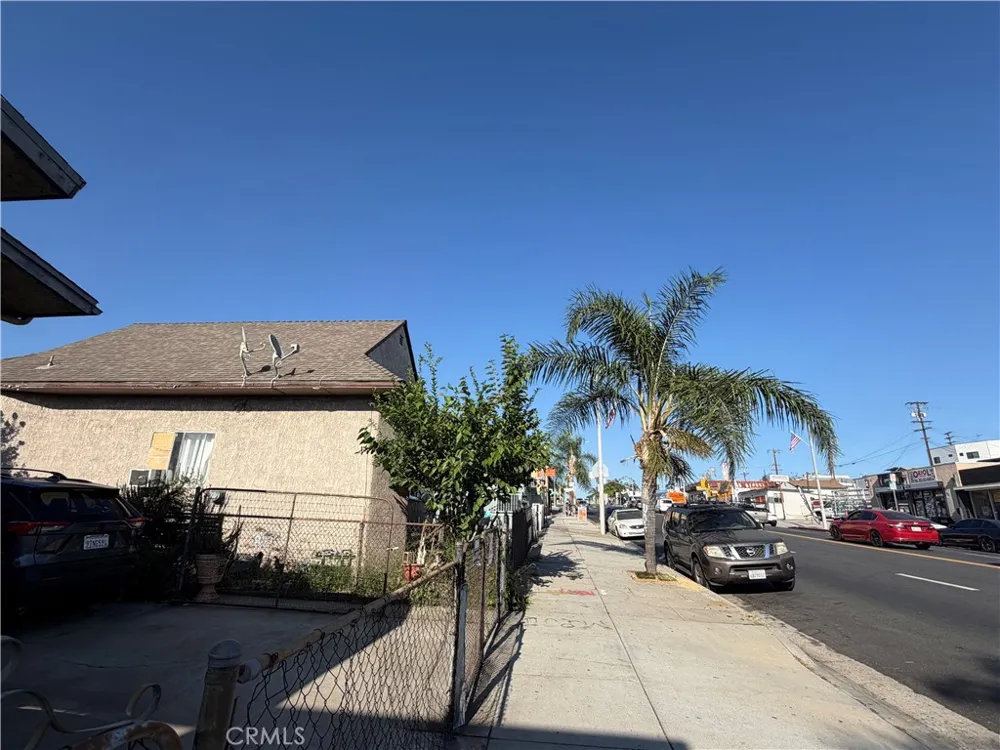 4227 E Cesar E Chavez Los Angeles, CA 90063
