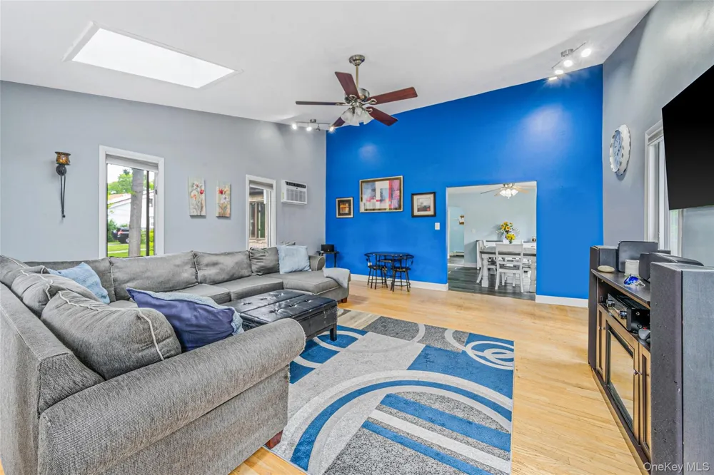1333 Boston Avenue Bay Shore, NY 11706
