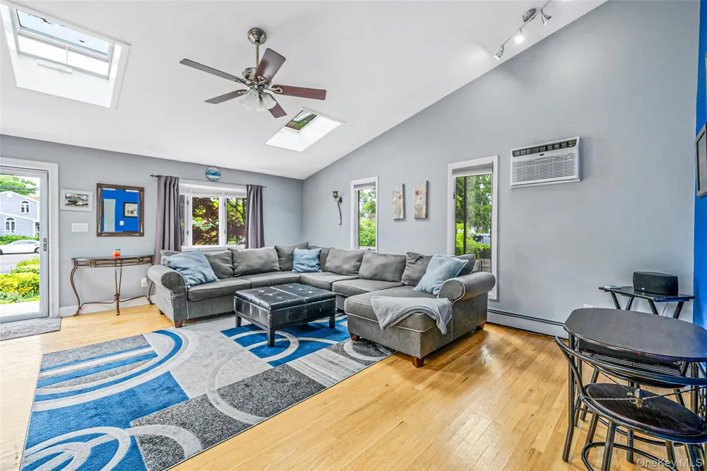 1333 Boston Avenue Bay Shore, NY 11706