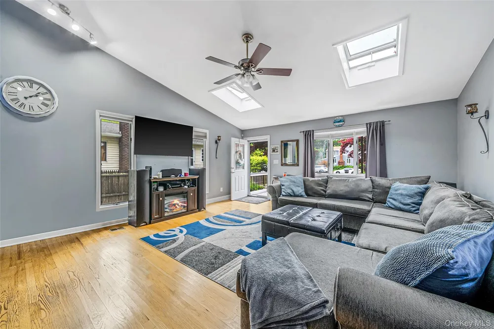 1333 Boston Avenue Bay Shore, NY 11706