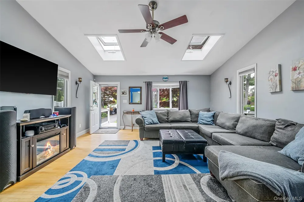 1333 Boston Avenue Bay Shore, NY 11706