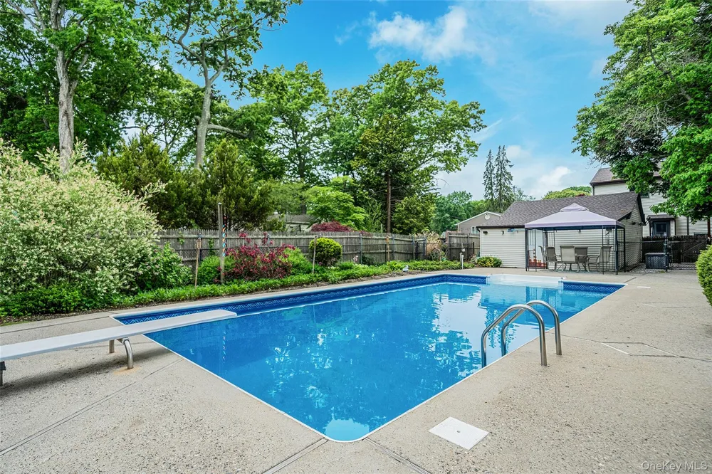 1333 Boston Avenue Bay Shore, NY 11706