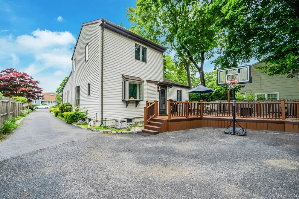 1333 Boston Avenue Bay Shore, NY 11706