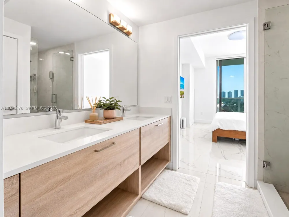 16385 Biscayne Blvd #1117 North Miami Beach, FL 33160