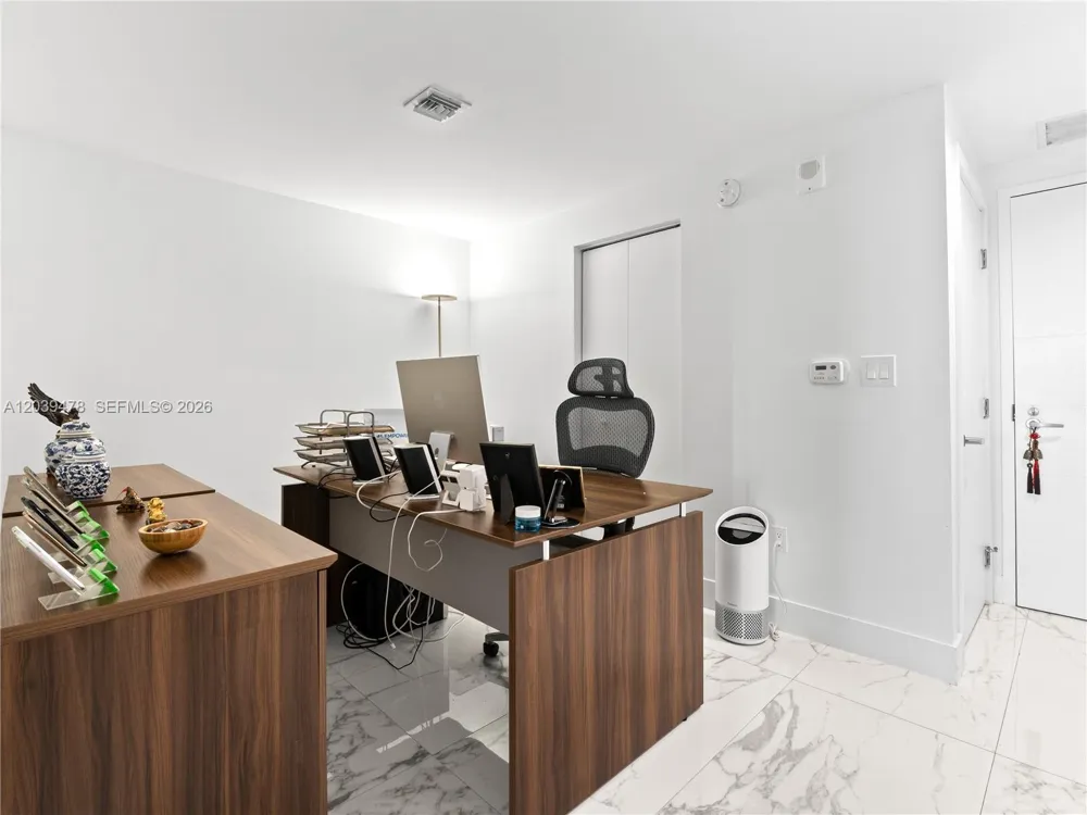 16385 Biscayne Blvd #1117 North Miami Beach, FL 33160