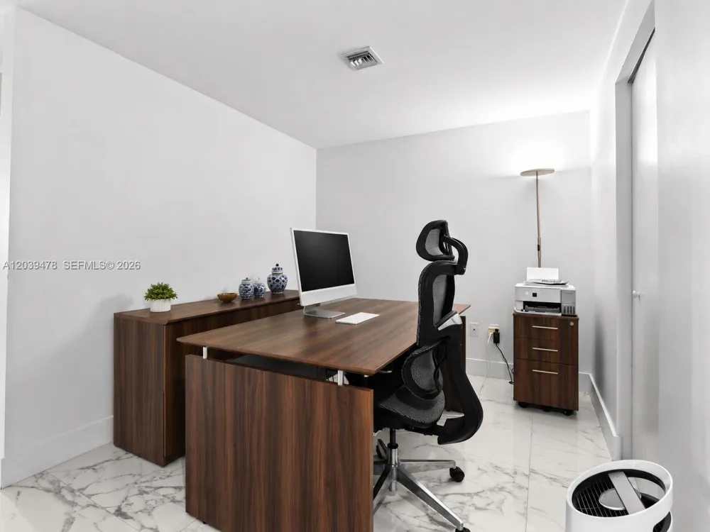 16385 Biscayne Blvd #1117 North Miami Beach, FL 33160