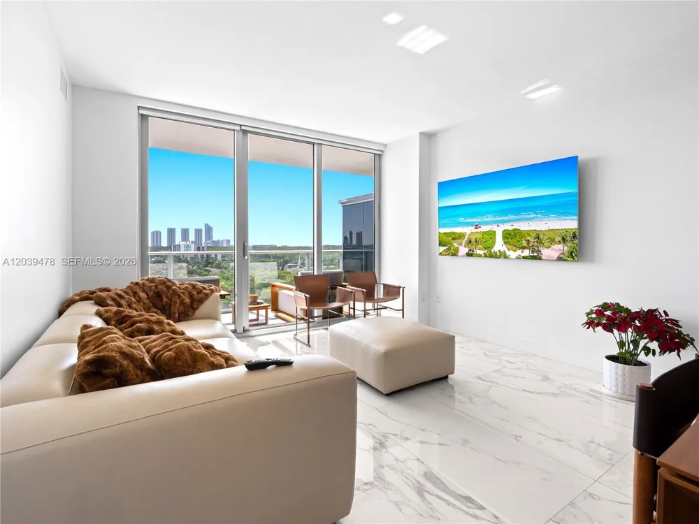 16385 Biscayne Blvd #1117 North Miami Beach, FL 33160