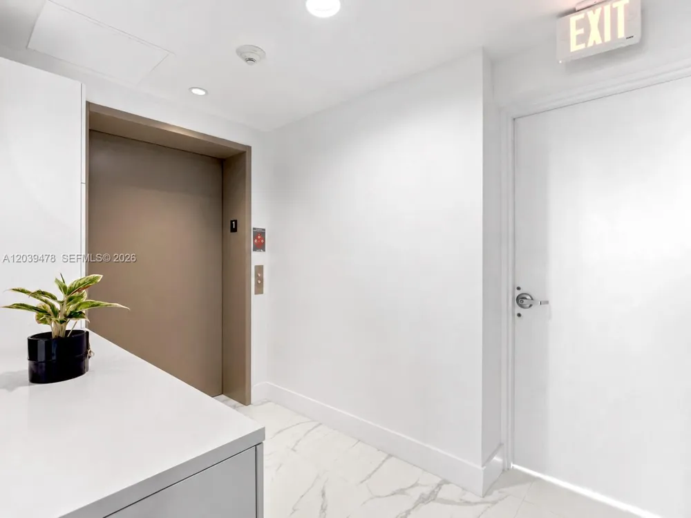 16385 Biscayne Blvd #1117 North Miami Beach, FL 33160