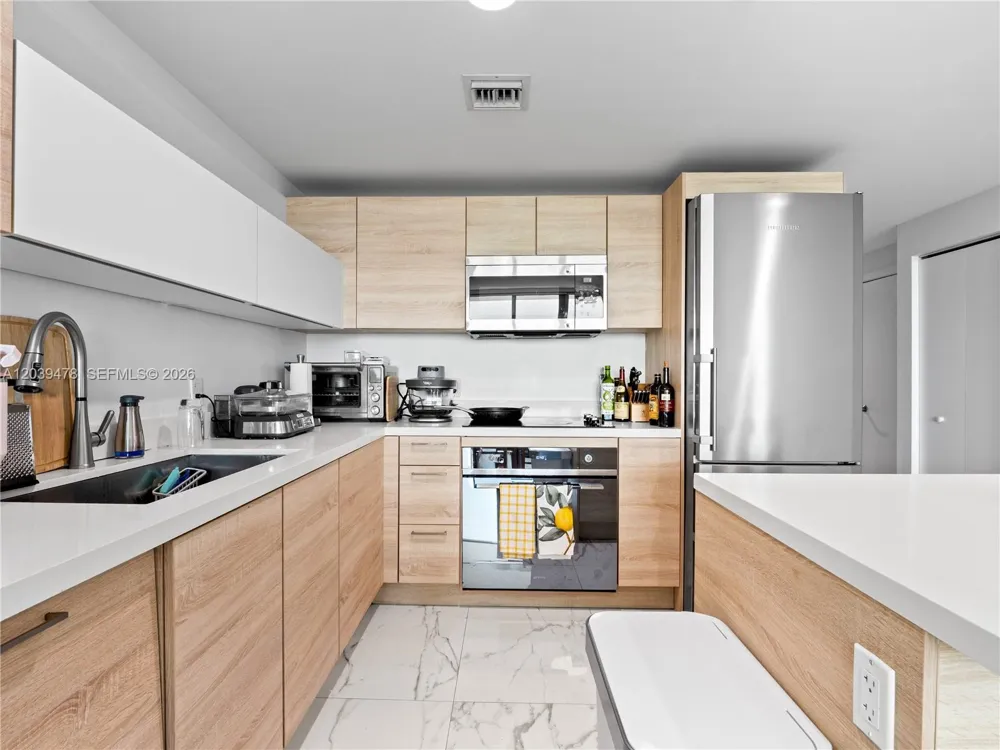 16385 Biscayne Blvd #1117 North Miami Beach, FL 33160
