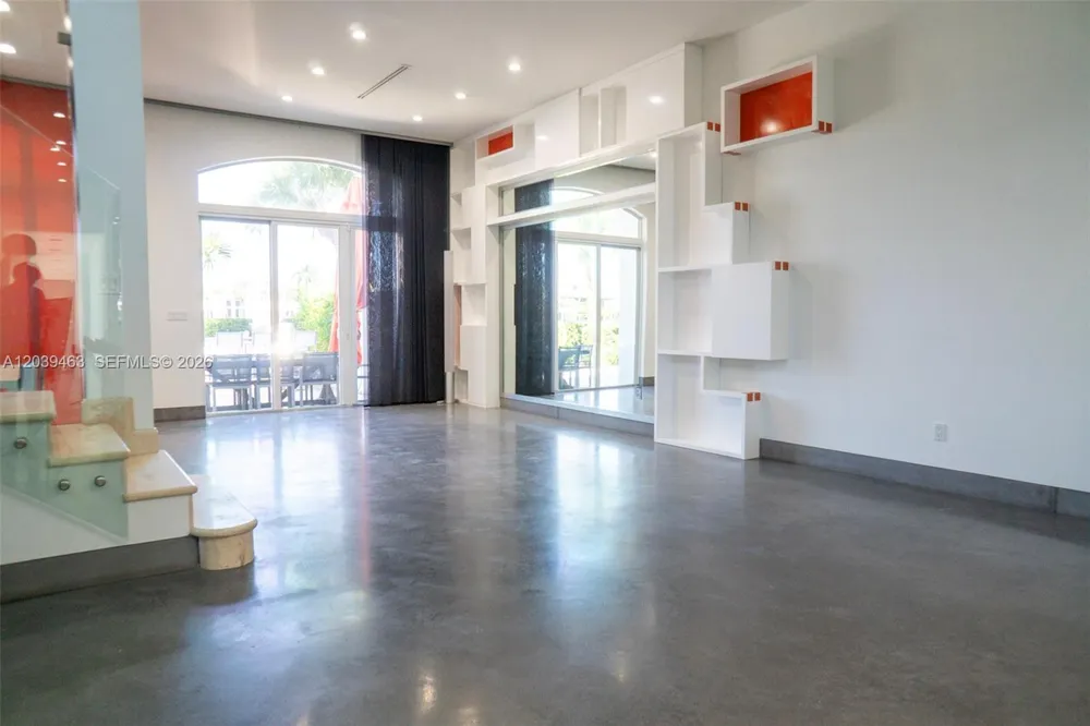 21025 NE 38th #81 Aventura, FL 33180