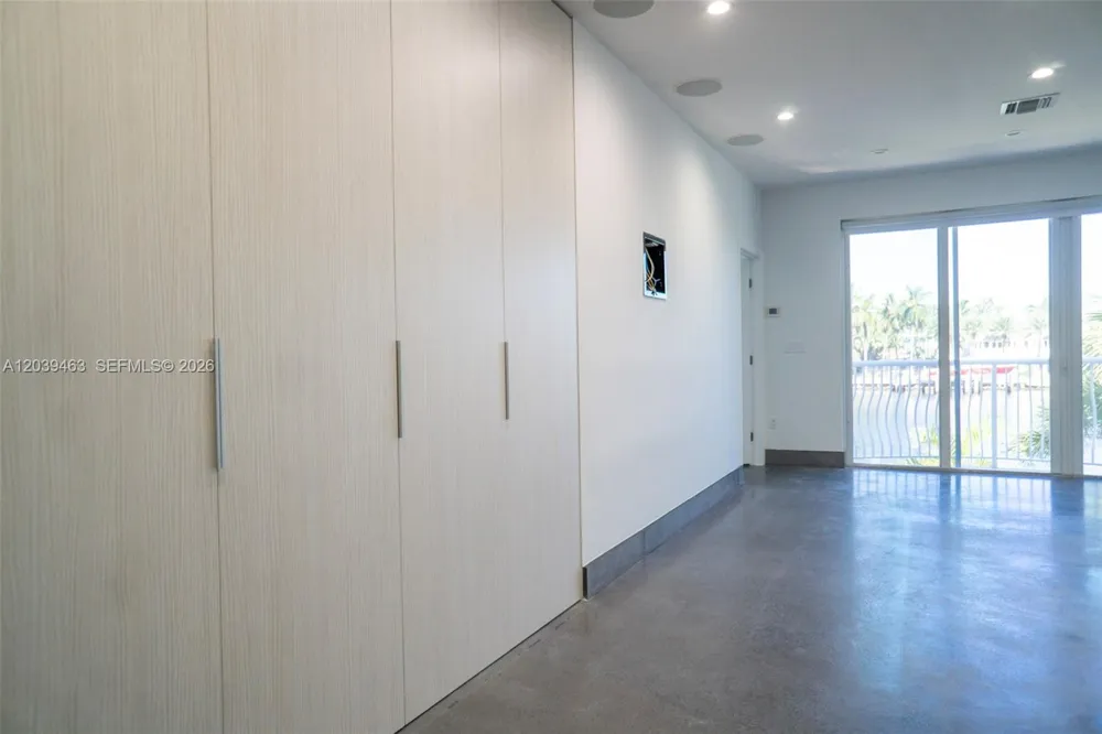 21025 NE 38th #81 Aventura, FL 33180