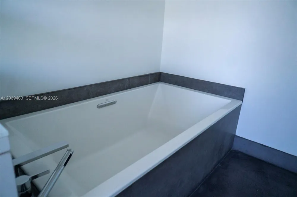 21025 NE 38th #81 Aventura, FL 33180